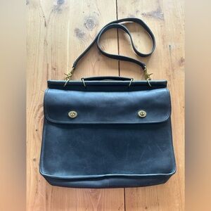 Laura U.S.A. Vintage Black Leather Briefcase / Messenger Bag‎